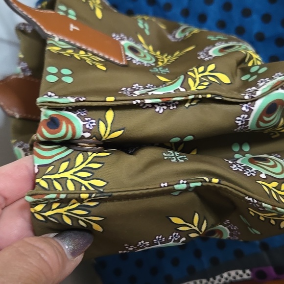 Tory Burch Green and Brown Tote Bag NWOTS MAGNETIC CLOSURE - Picture 11 of 11